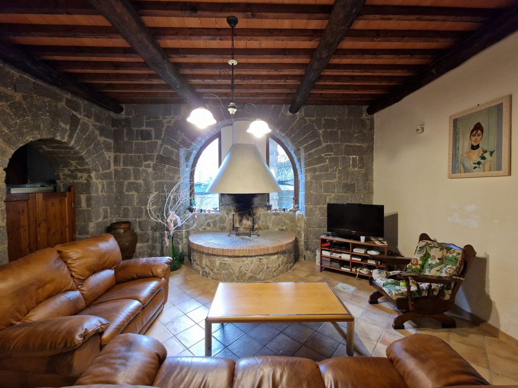 Villa in vendita a Solofra: lusso, comfort e qualità abitativa. Scopri le ultime proposte Mediasud su case e ville in vendita a Solofra e provincia.