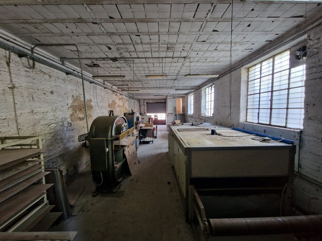 Locale artigianale in vendita